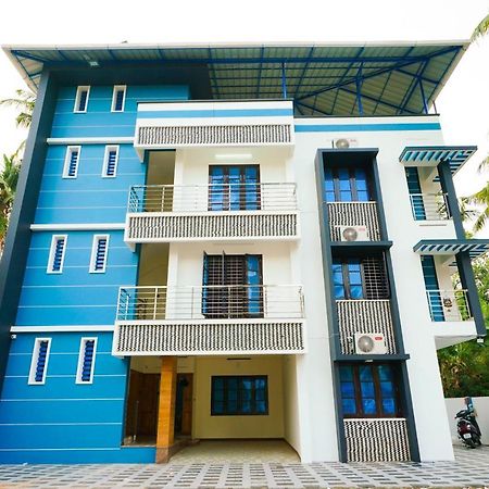 Hotel O Majestic Stays Kazhakuttam ภายนอก รูปภาพ