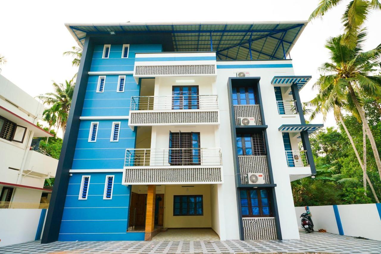 Hotel O Majestic Stays Kazhakuttam ภายนอก รูปภาพ