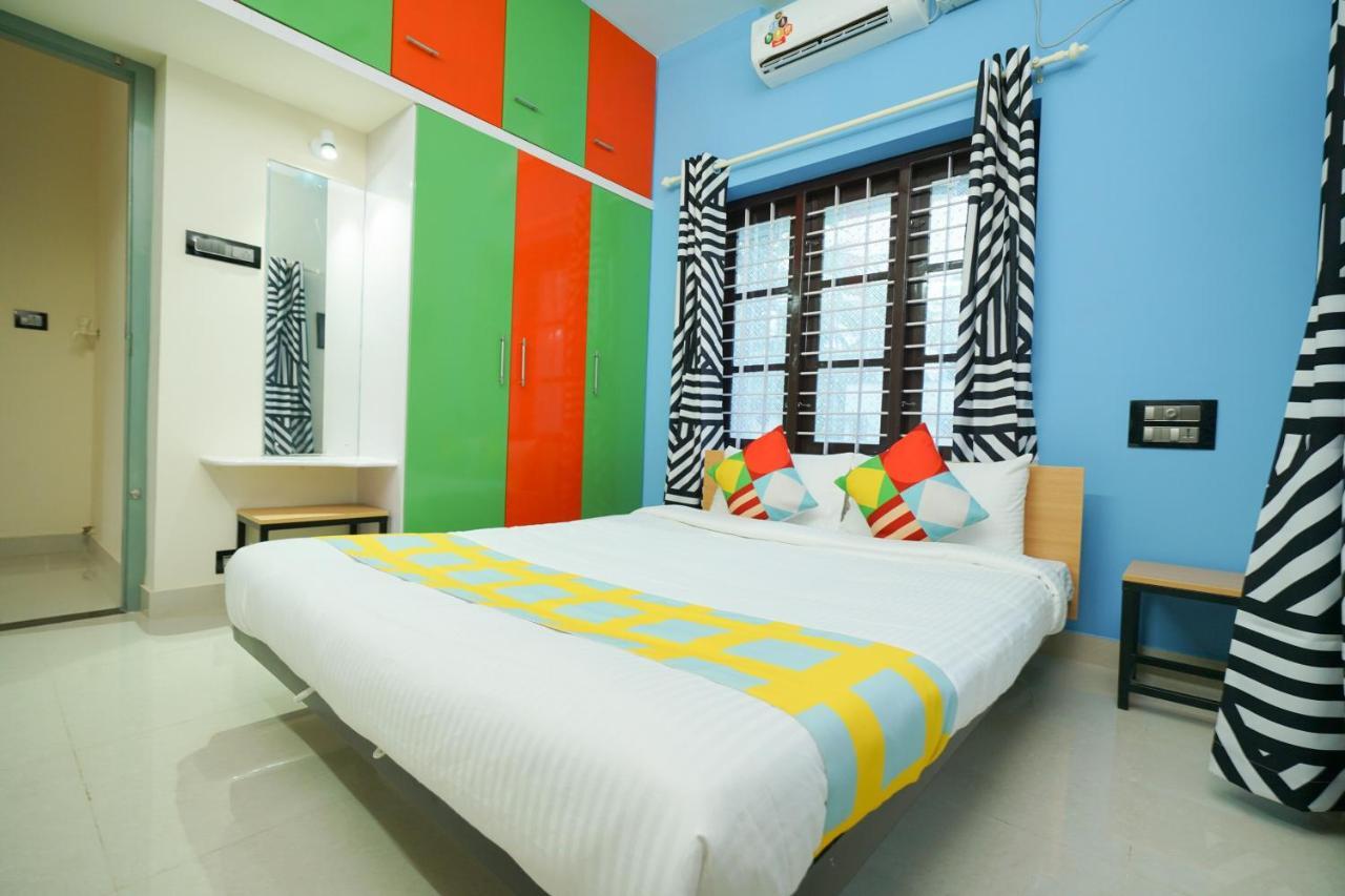 Hotel O Majestic Stays Kazhakuttam ภายนอก รูปภาพ