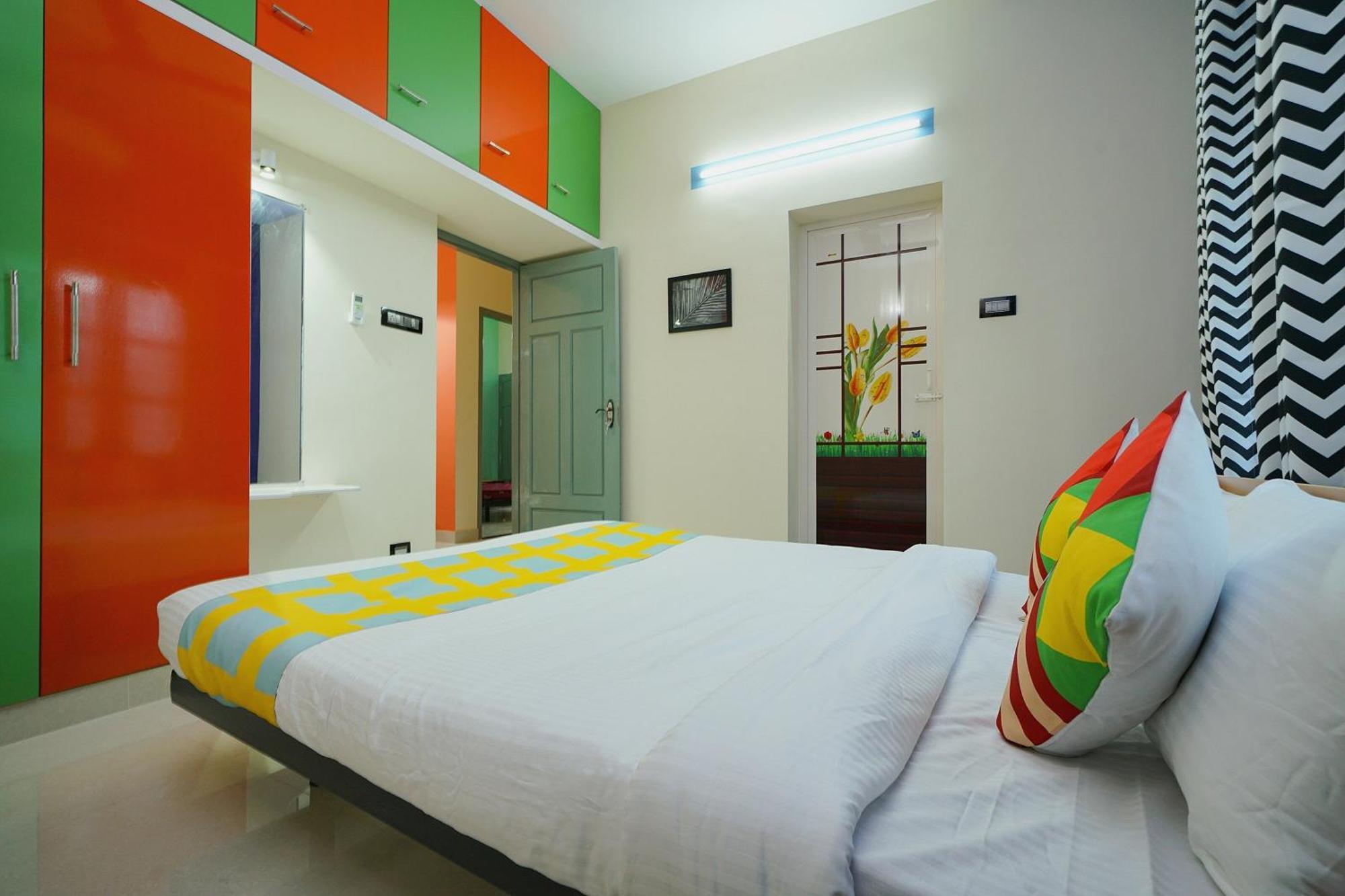 Hotel O Majestic Stays Kazhakuttam ภายนอก รูปภาพ