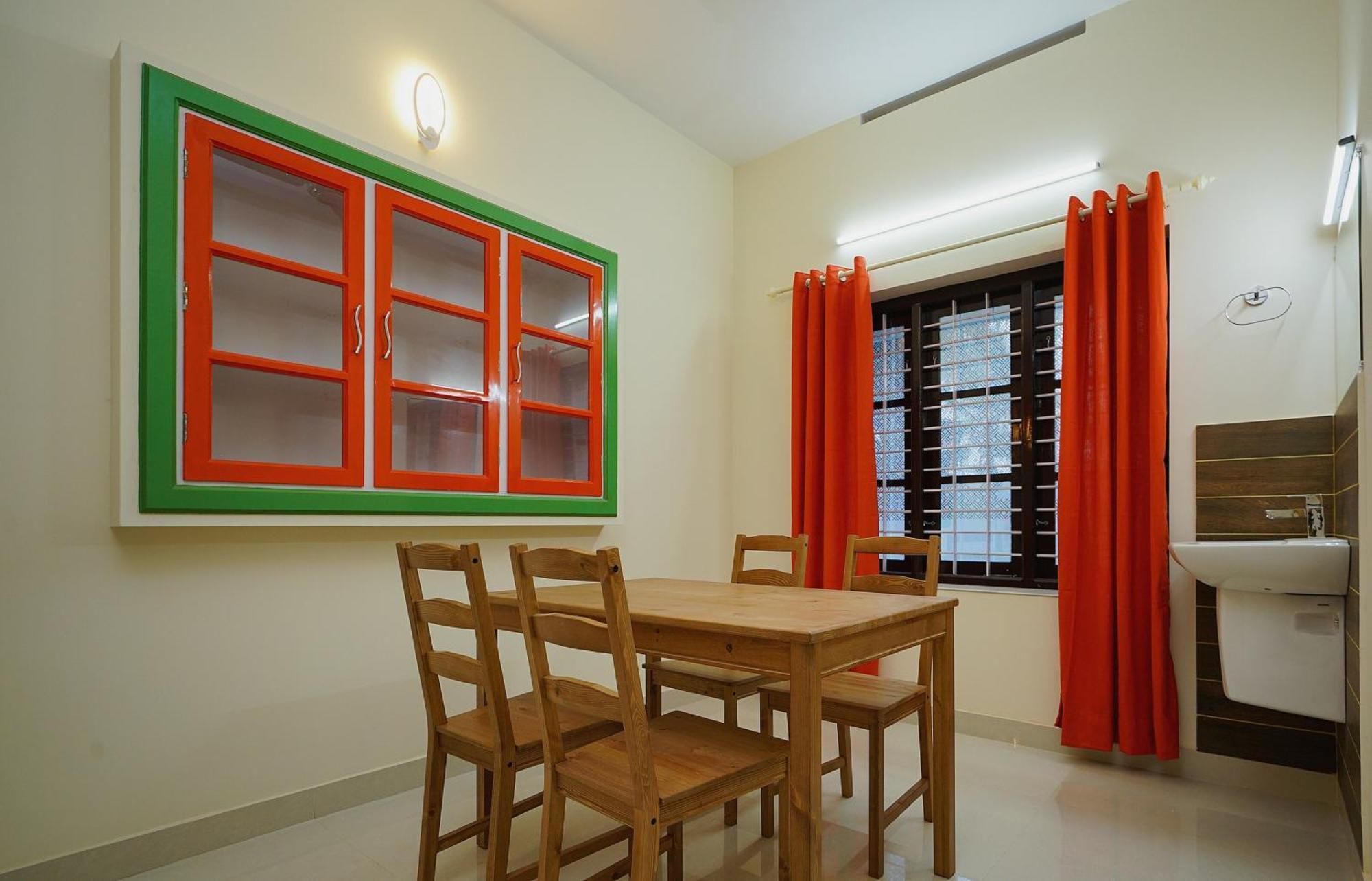 Hotel O Majestic Stays Kazhakuttam ภายนอก รูปภาพ