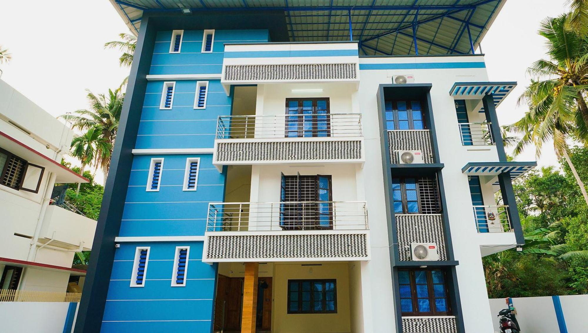 Hotel O Majestic Stays Kazhakuttam ภายนอก รูปภาพ