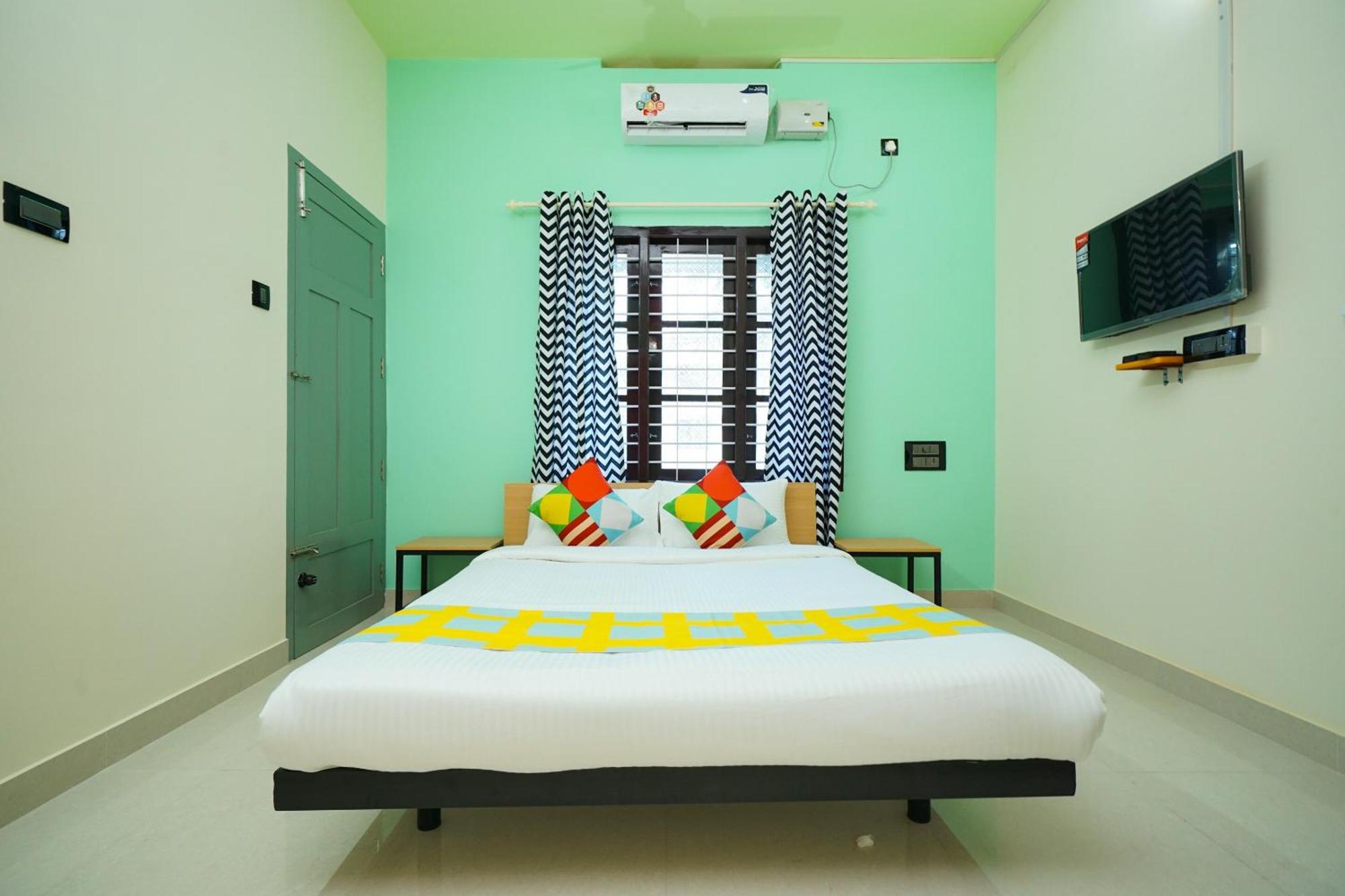 Hotel O Majestic Stays Kazhakuttam ภายนอก รูปภาพ