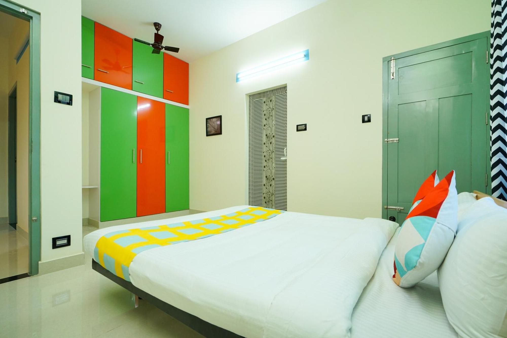 Hotel O Majestic Stays Kazhakuttam ภายนอก รูปภาพ