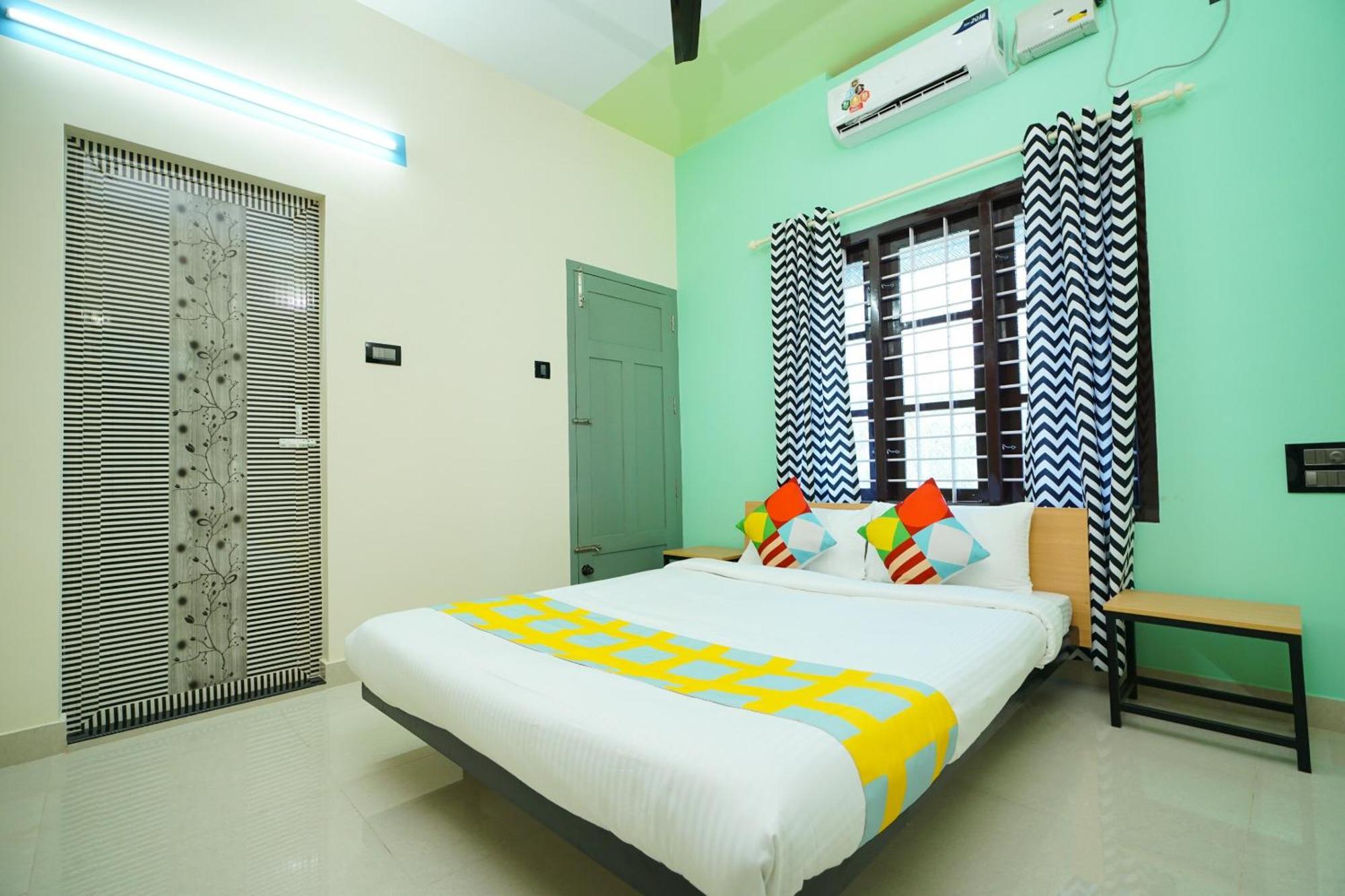 Hotel O Majestic Stays Kazhakuttam ภายนอก รูปภาพ